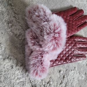 Winter gloves